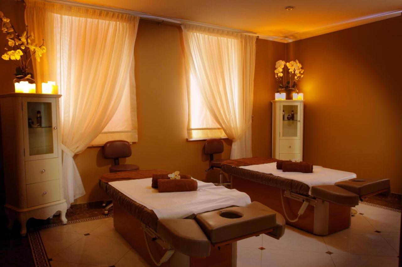 Palac Zelechow Spa & Wellness Екстер'єр фото