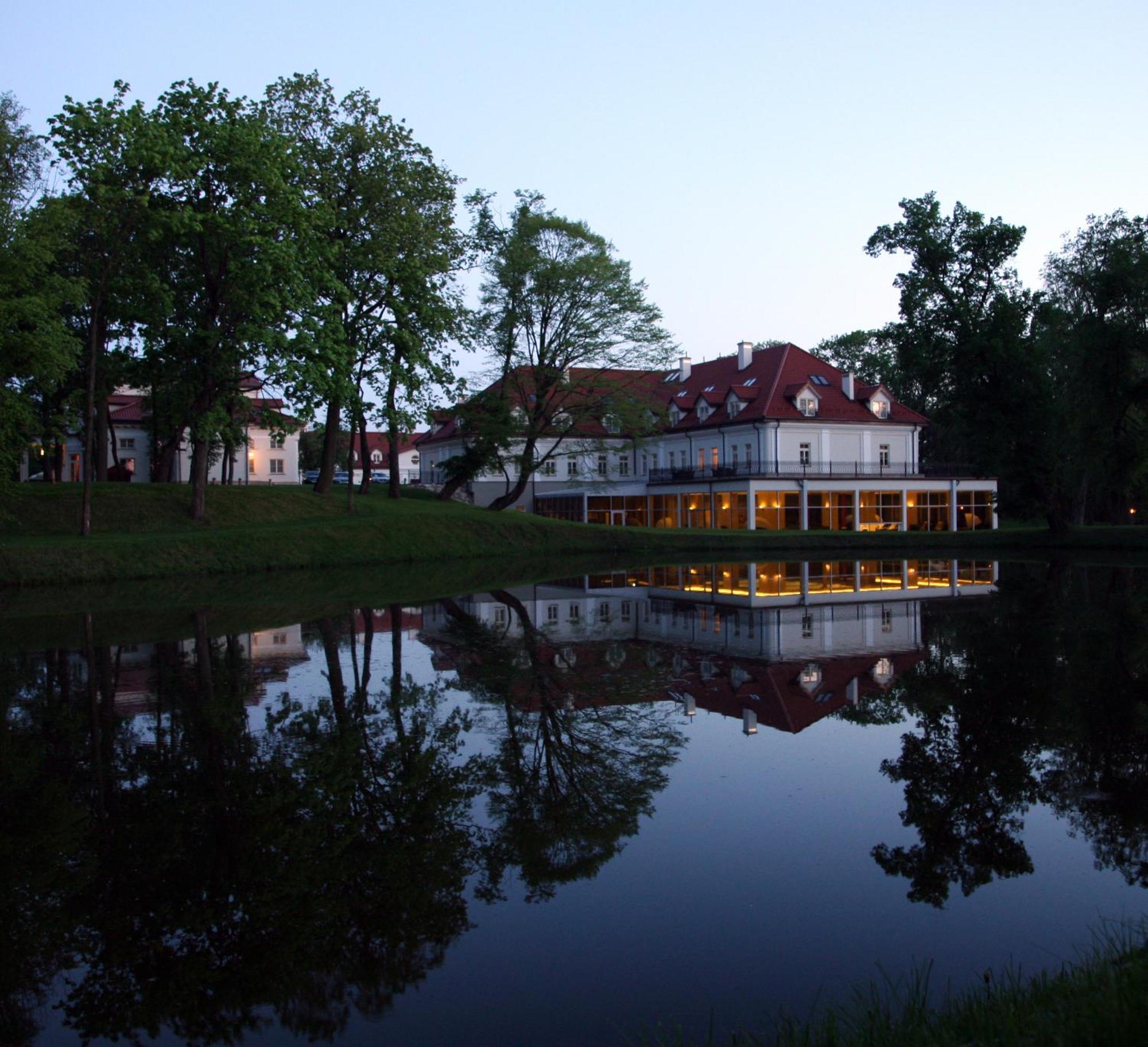 Palac Zelechow Spa & Wellness Екстер'єр фото