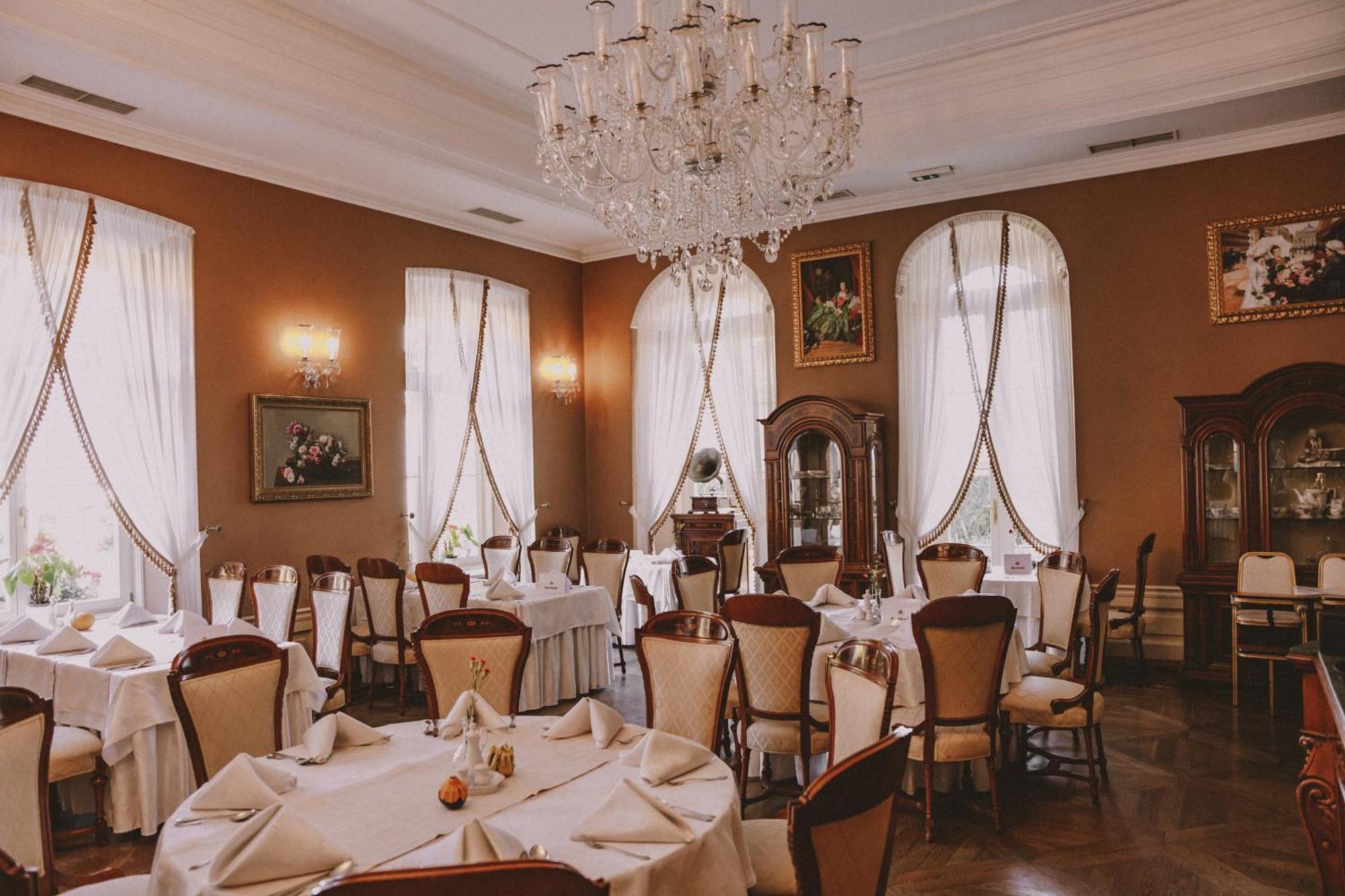 Palac Zelechow Spa & Wellness Екстер'єр фото