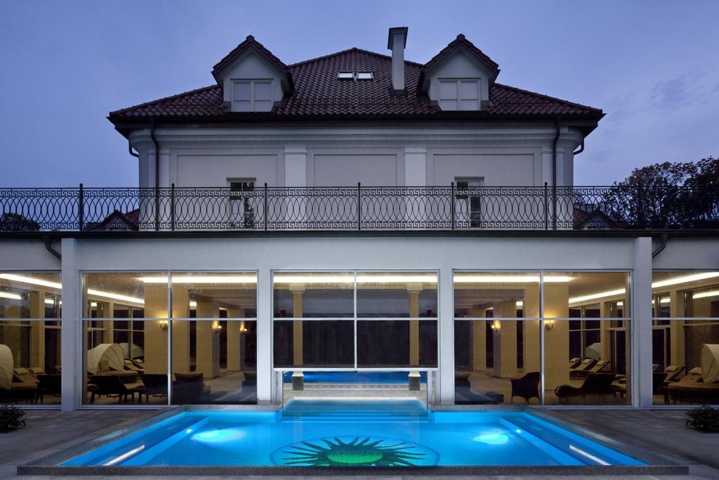 Palac Zelechow Spa & Wellness Екстер'єр фото