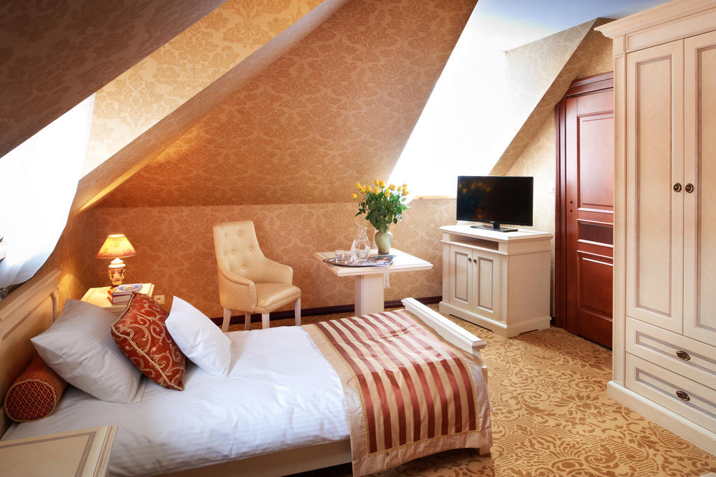 Palac Zelechow Spa & Wellness Екстер'єр фото