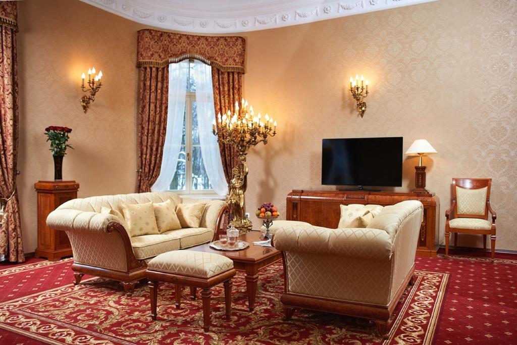 Palac Zelechow Spa & Wellness Екстер'єр фото