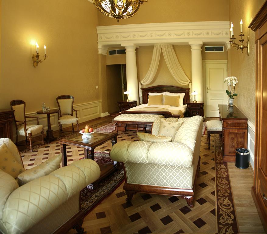 Palac Zelechow Spa & Wellness Екстер'єр фото